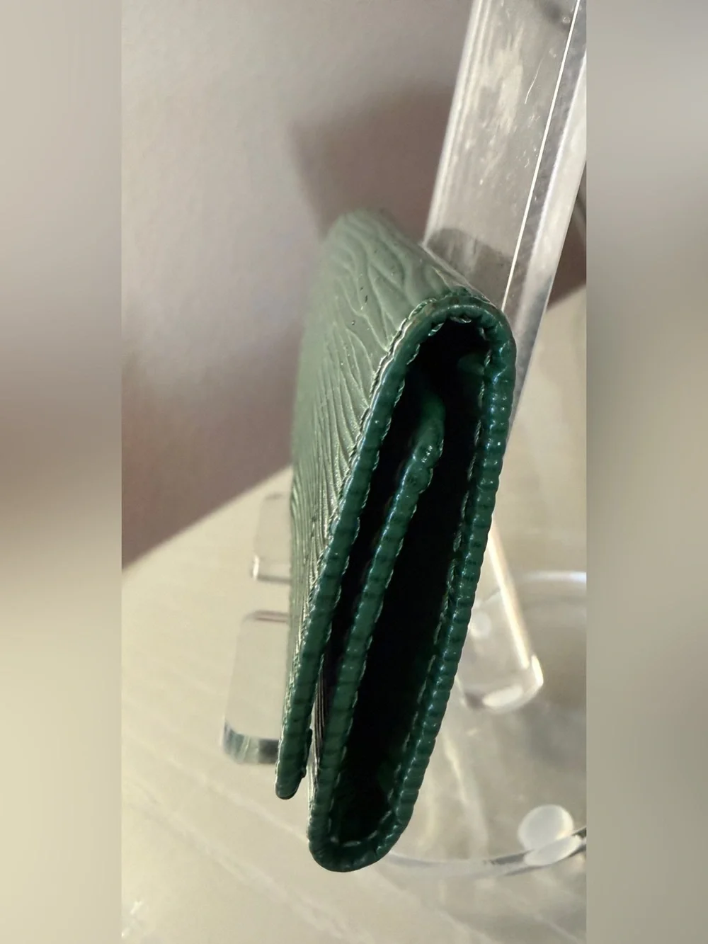 Louis Vuitton Vintage Green Epi Leather 4-Key Holder